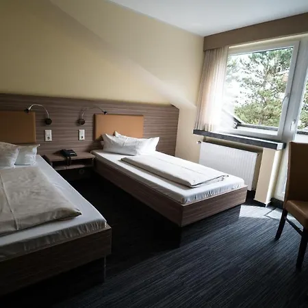 Zur Heide 3*